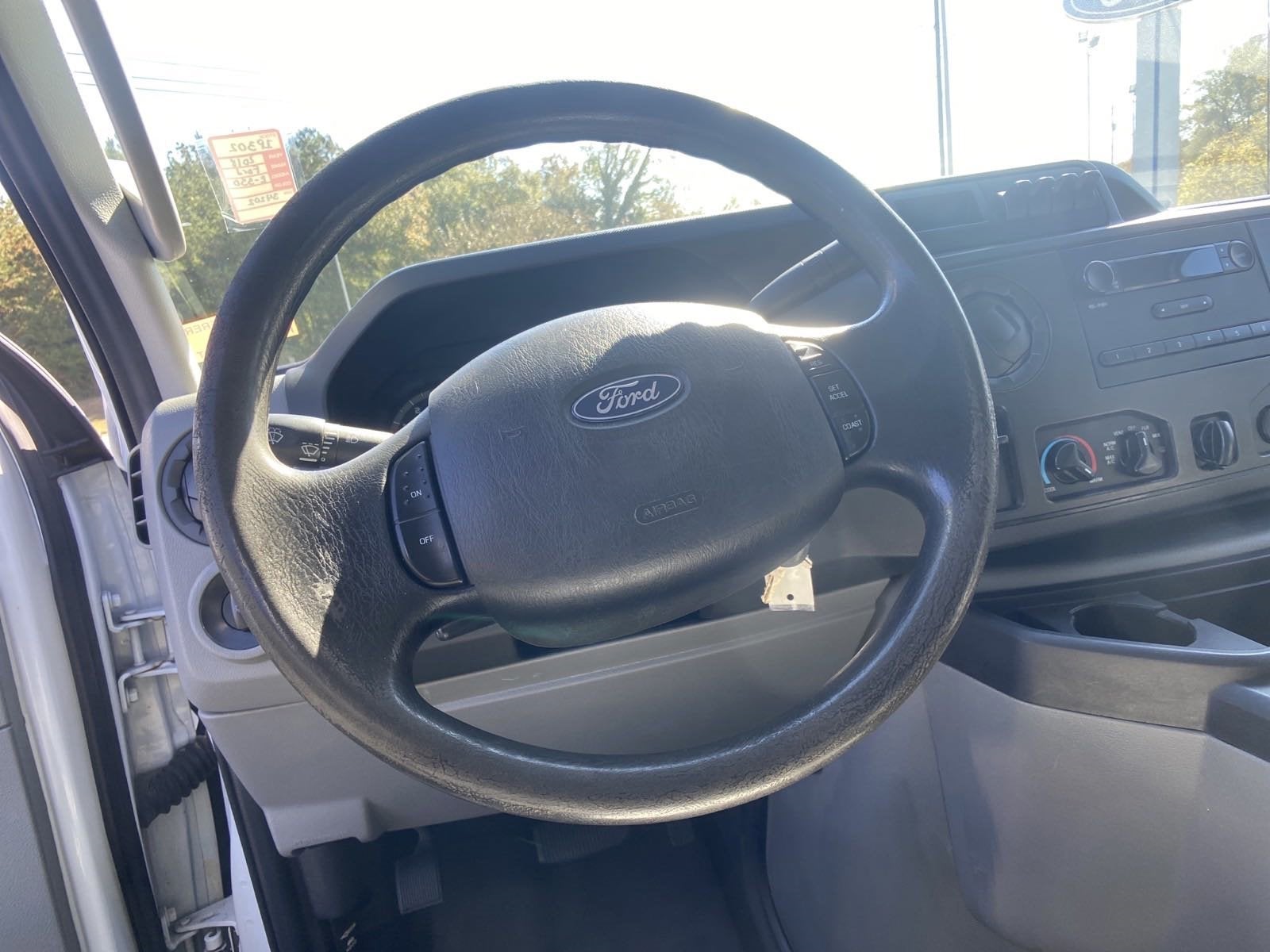2018 Ford E-Series Cutaway Base